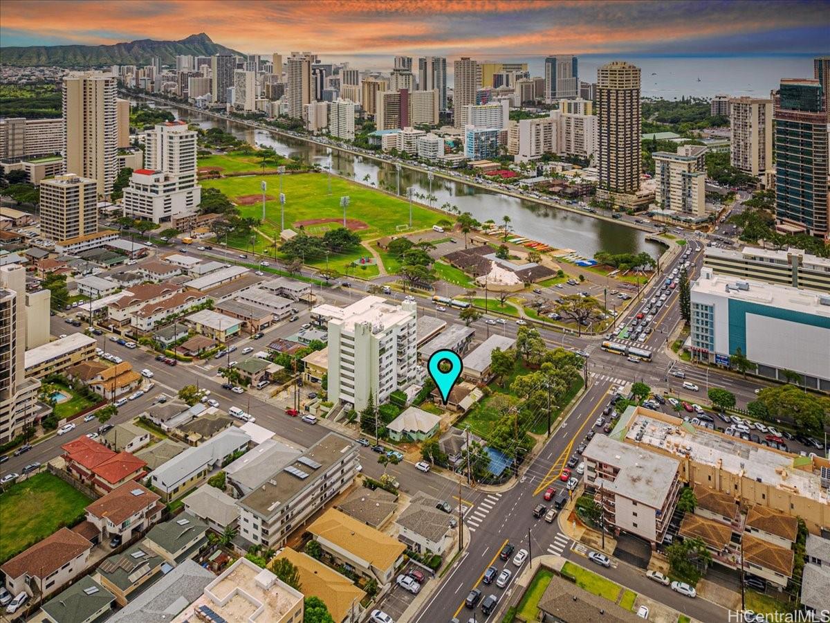 2011  Lime Street Moiliili, Honolulu home - photo 2 of 25