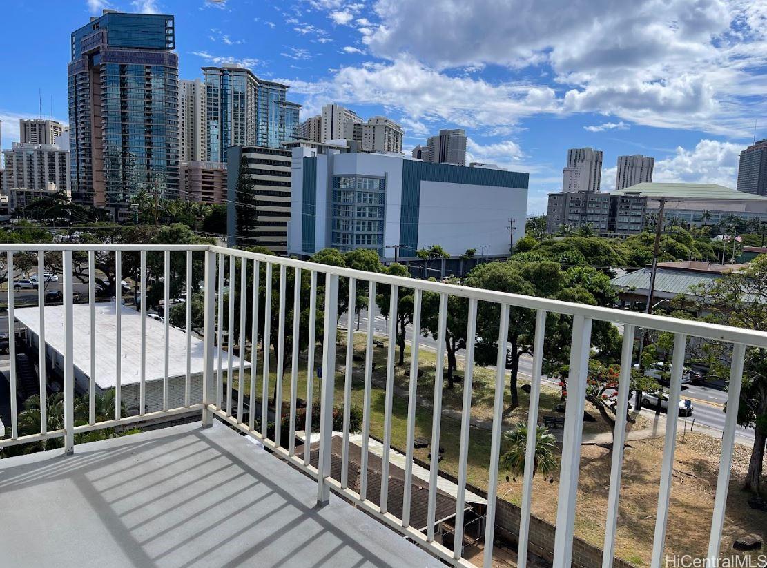 Lime Tree condo # 601, Honolulu, Hawaii - photo 4 of 14