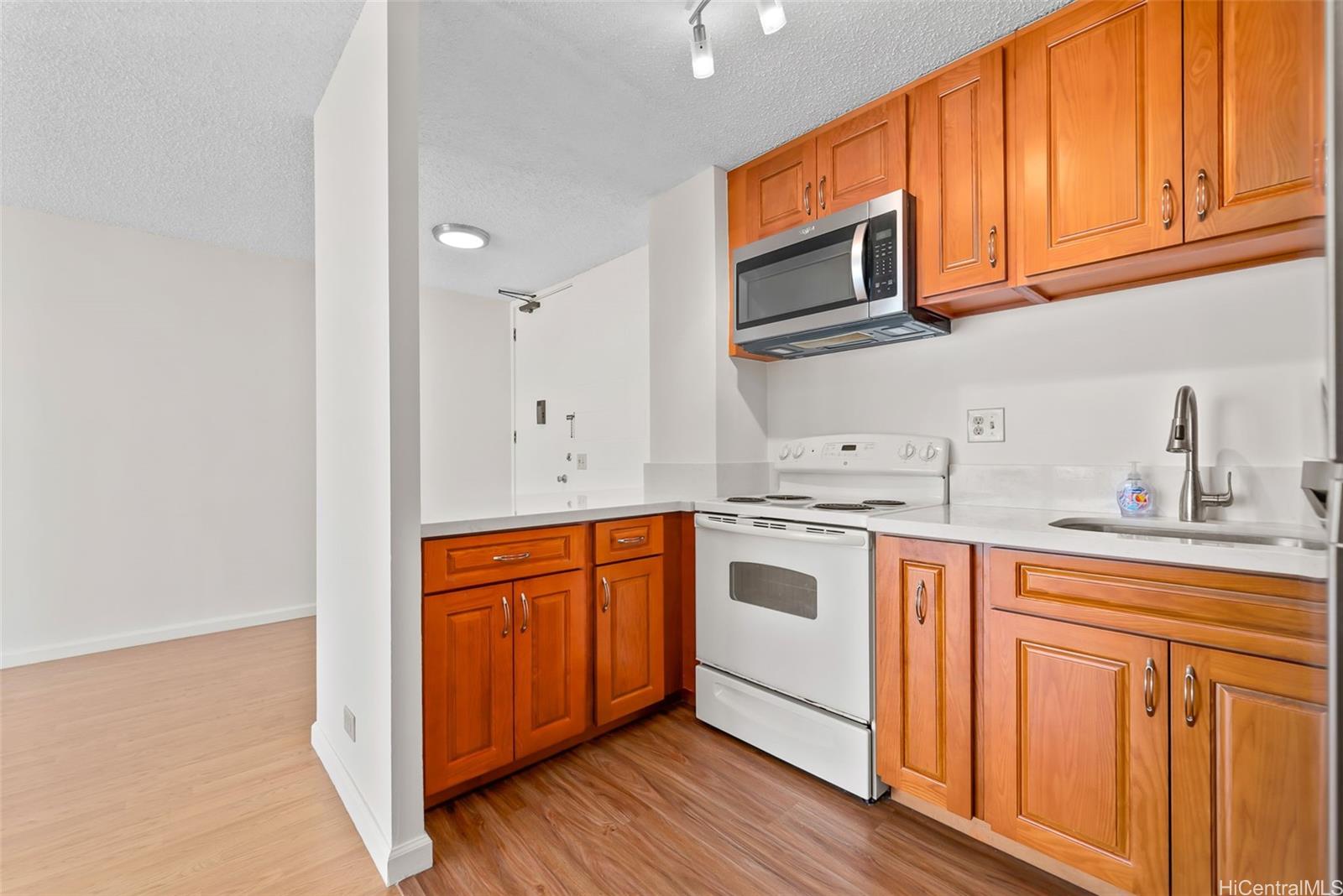 Lime Tree condo # 901, Honolulu, Hawaii - photo 11 of 25