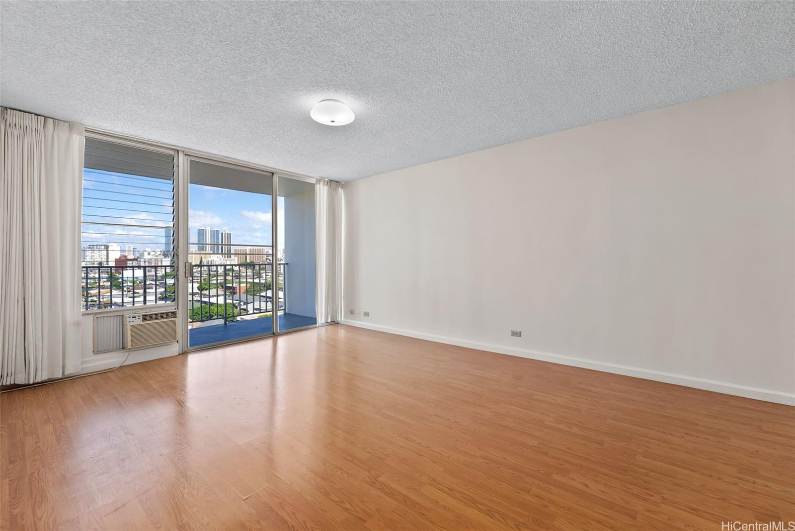 Lime Tree condo # 901, Honolulu, Hawaii - photo 3 of 25