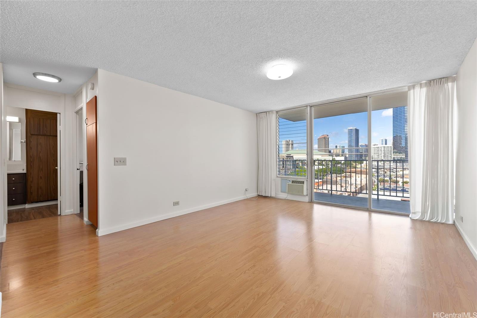 Lime Tree condo # 901, Honolulu, Hawaii - photo 4 of 25