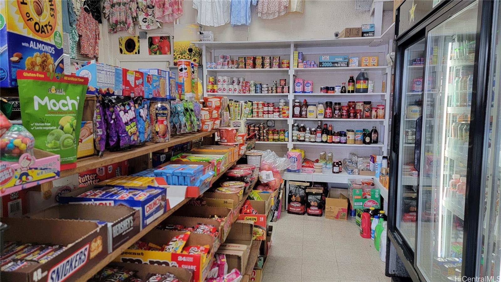 2021 N King St Kapalama  - photo 2 of 5