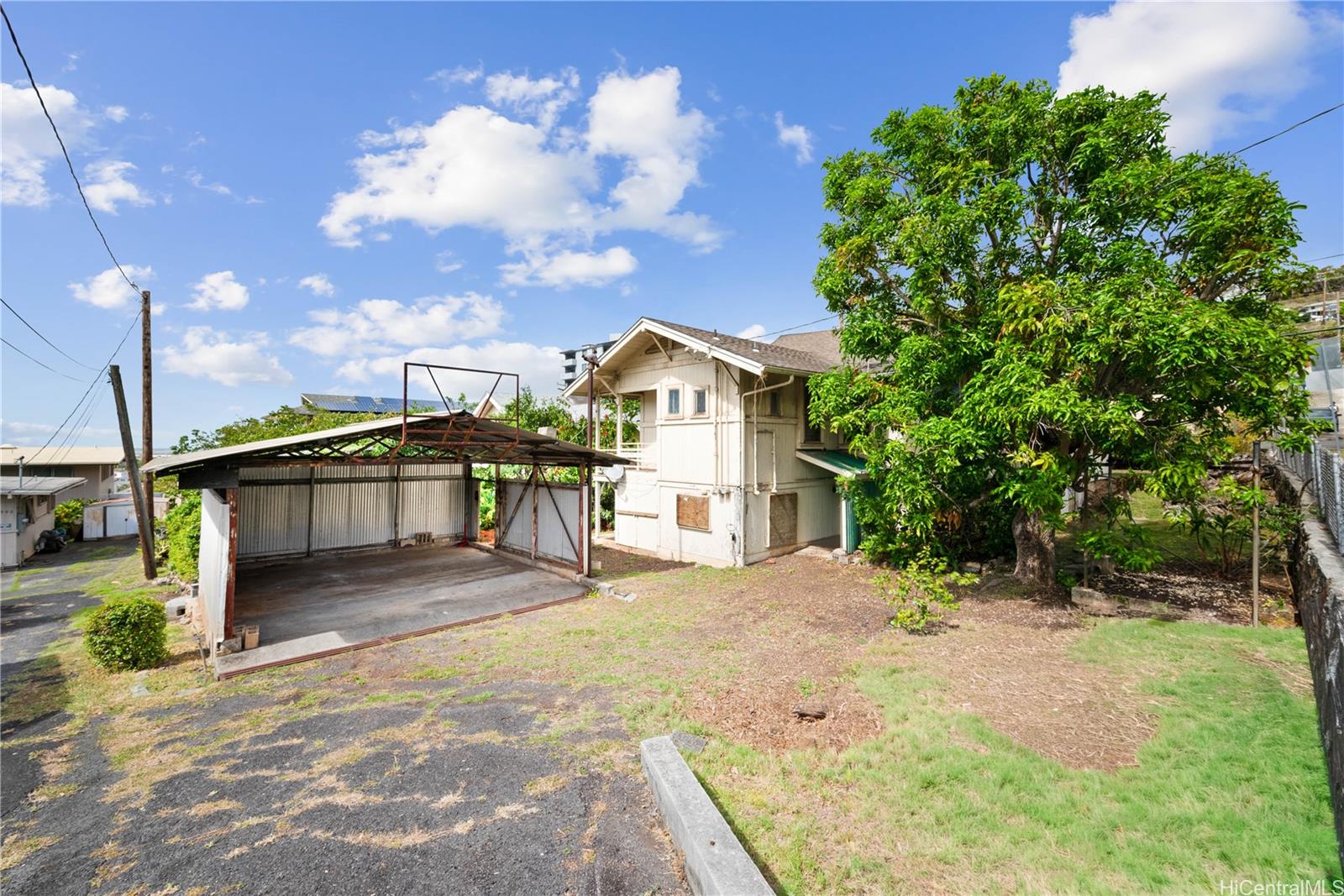 2023  Houghtailing Street Kamehameha Heights, Honolulu home - photo 2 of 19