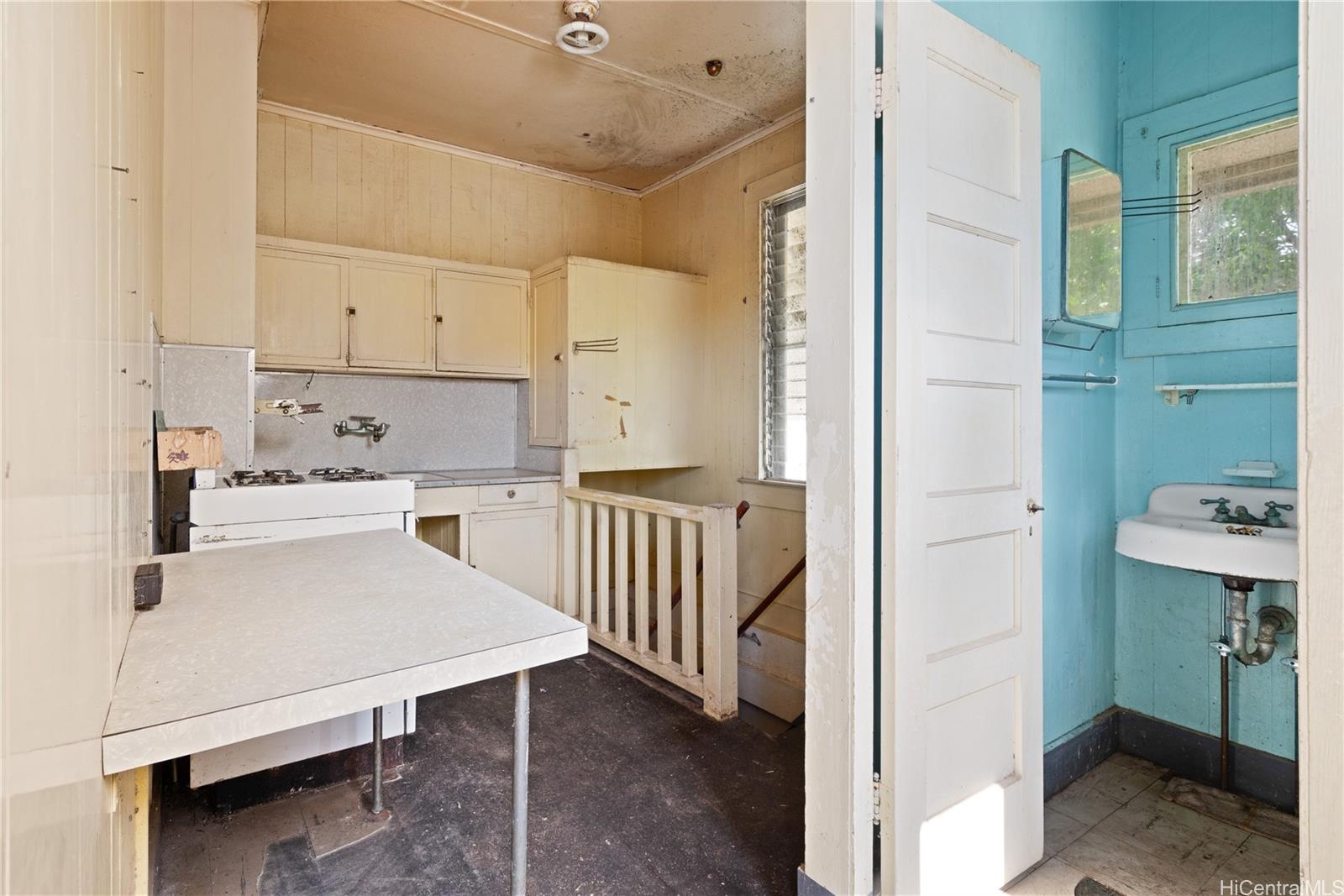 2023  Houghtailing Street Kamehameha Heights, Honolulu home - photo 15 of 19