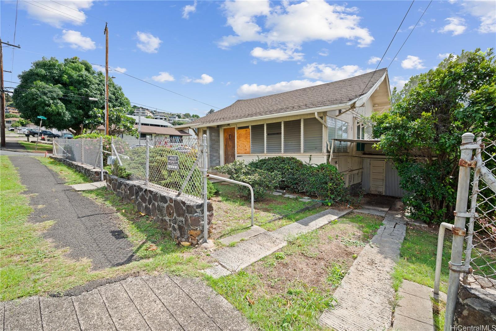 2023  Houghtailing Street Kamehameha Heights, Honolulu home - photo 4 of 19