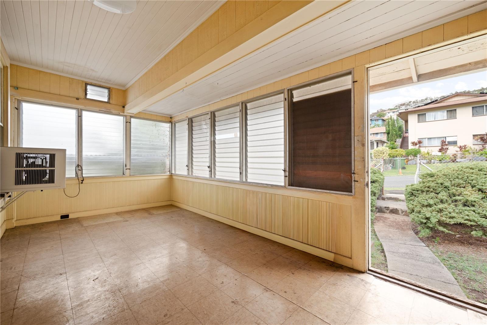 2023  Houghtailing Street Kamehameha Heights, Honolulu home - photo 5 of 19