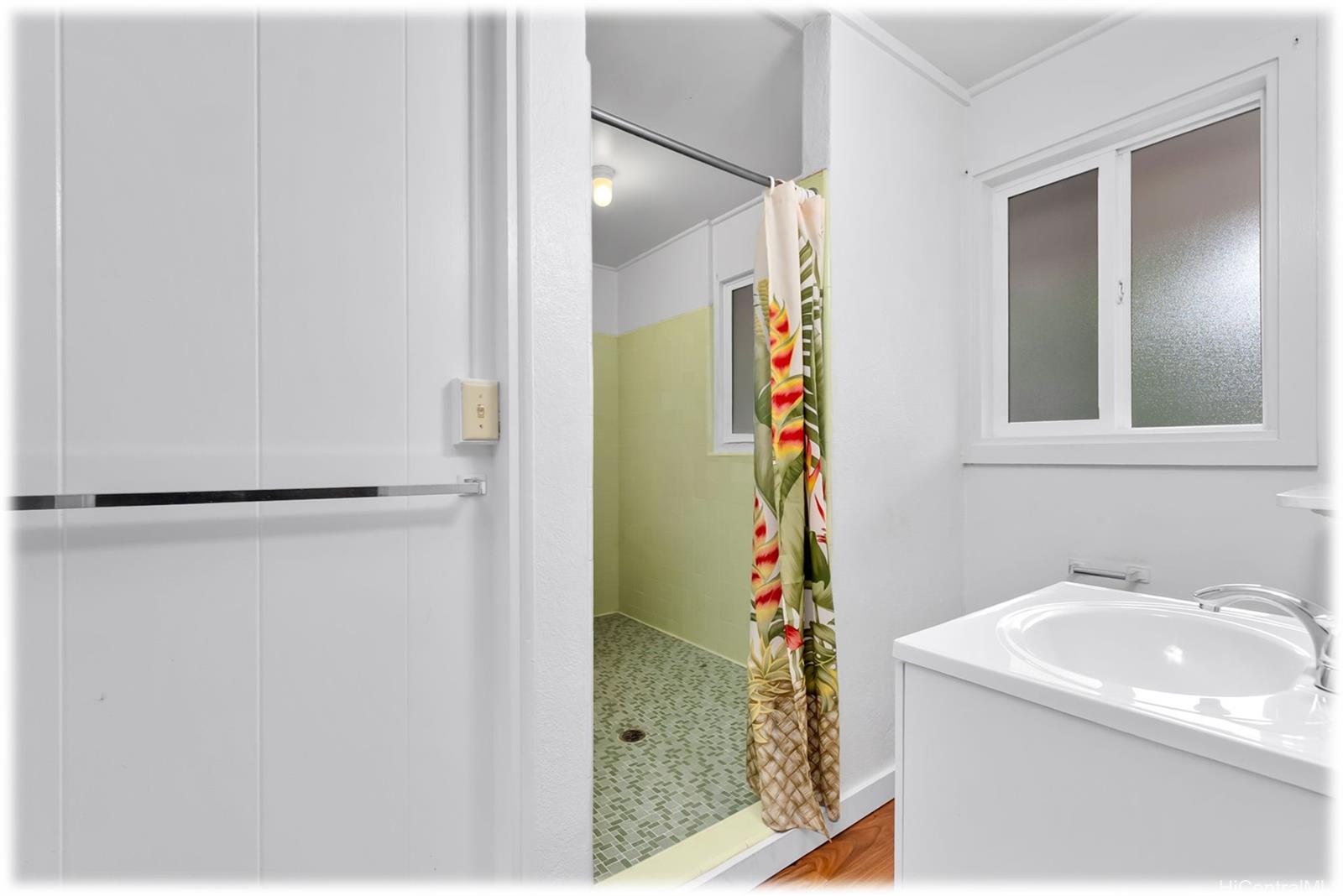 2027  Hillcrest Street Kamehameha Heights, Honolulu home - photo 13 of 23