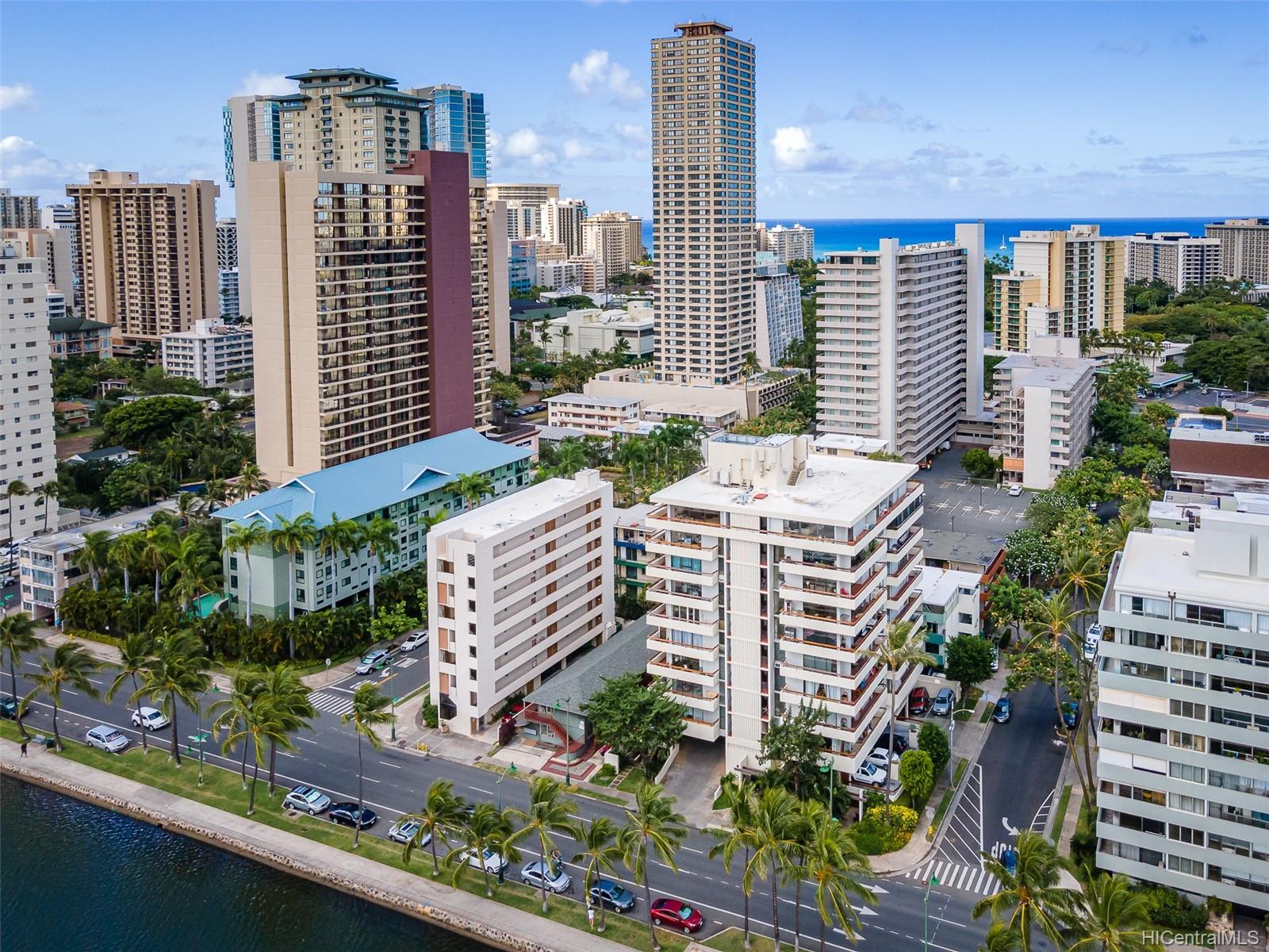 Ala Wai Mansion condo # 301, Honolulu, Hawaii - photo 2 of 13