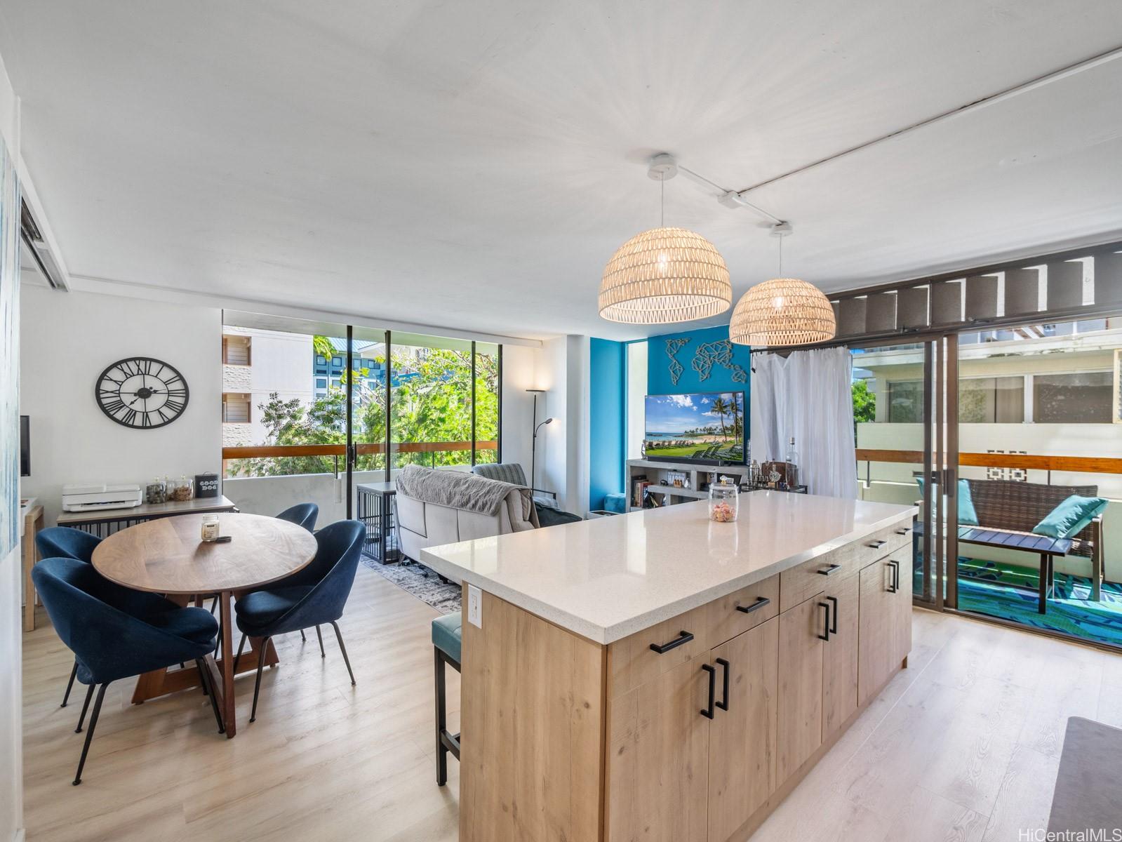 Ala Wai Mansion condo # 304, Honolulu, Hawaii - photo 2 of 25