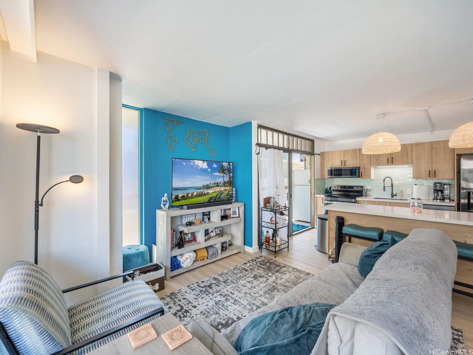 Ala Wai Mansion condo # 304, Honolulu, Hawaii - photo 4 of 25