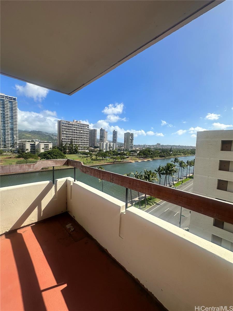 2029 Ala Wai Blvd Honolulu - Rental - photo 2 of 15