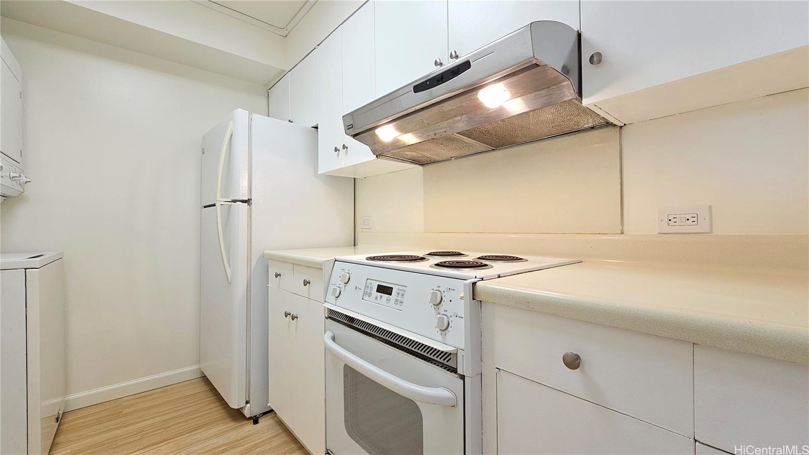 Sakura condo # 1003, Honolulu, Hawaii - photo 4 of 25