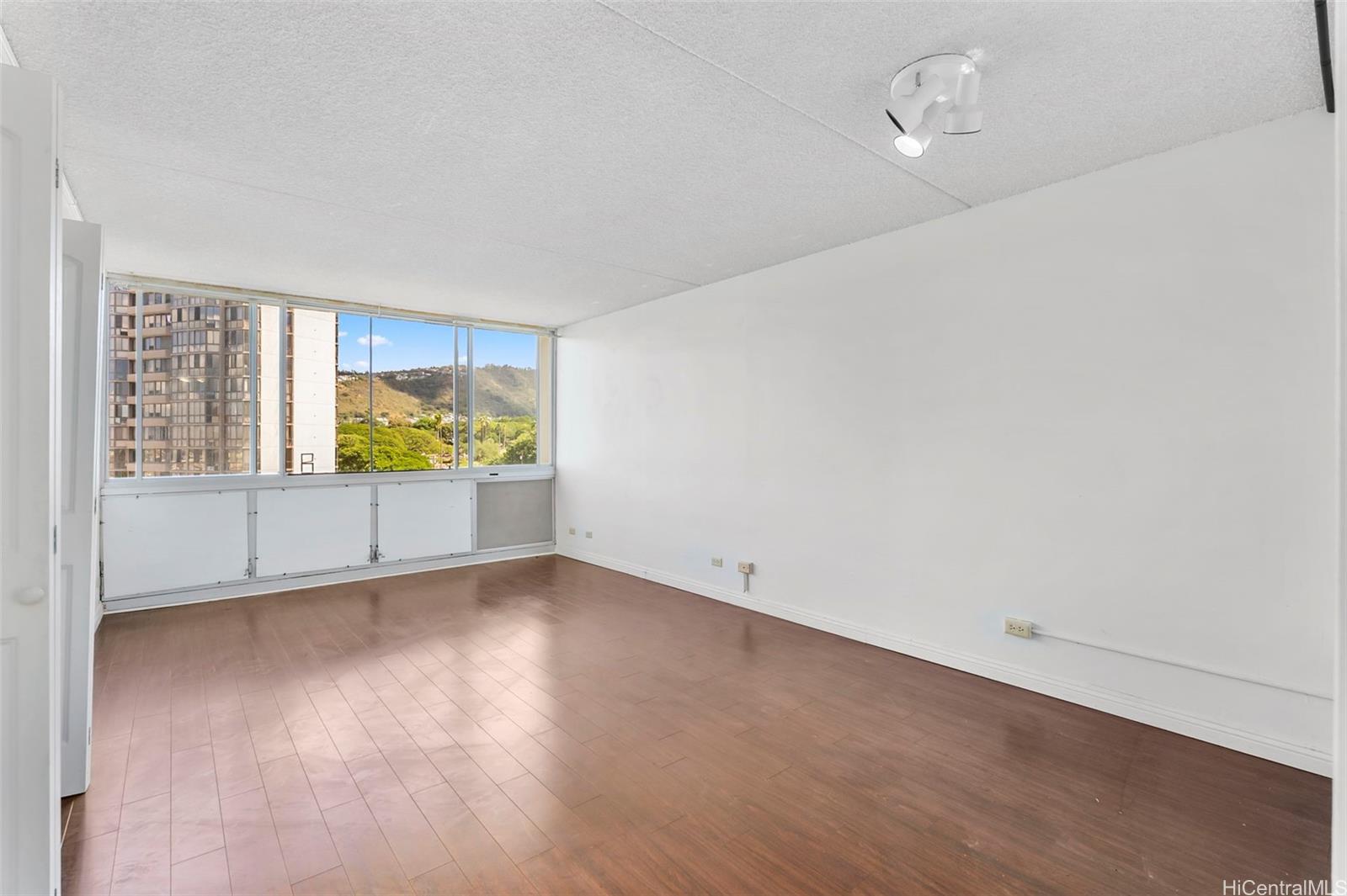 Sakura condo # 1105, Honolulu, Hawaii - photo 2 of 16