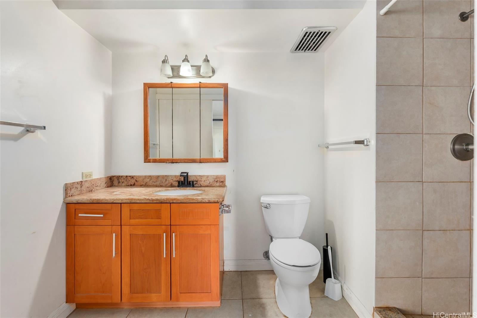 Sakura condo # 1105, Honolulu, Hawaii - photo 8 of 16