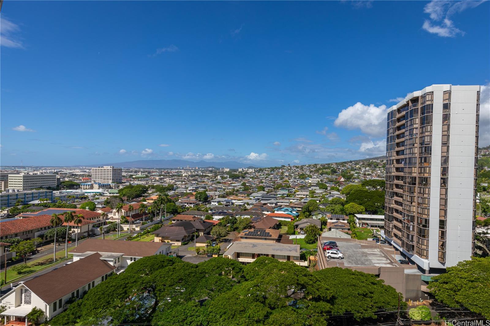 Sakura condo # 1609, Honolulu, Hawaii - photo 3 of 12