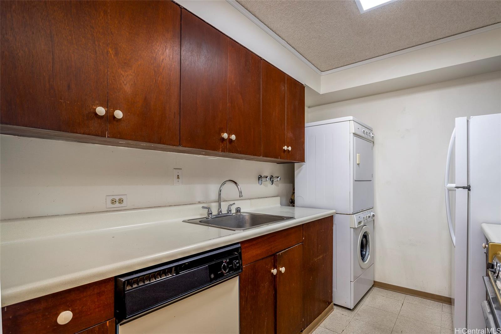 Sakura condo # 606, Honolulu, Hawaii - photo 14 of 25