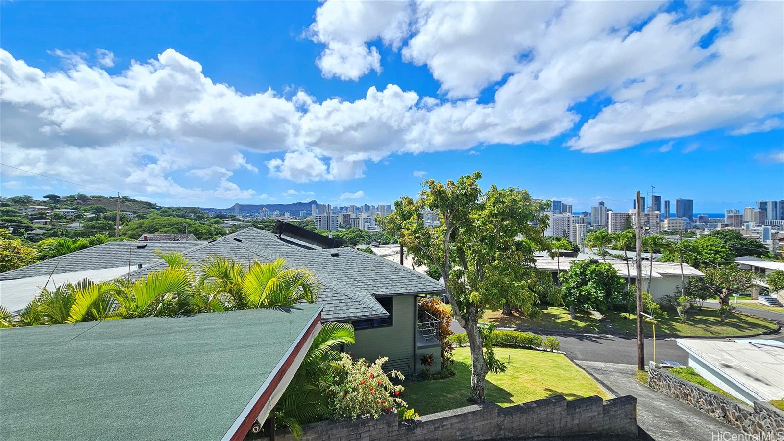 2030  Leiloke Dr Makiki Heights, Honolulu home - photo 20 of 25