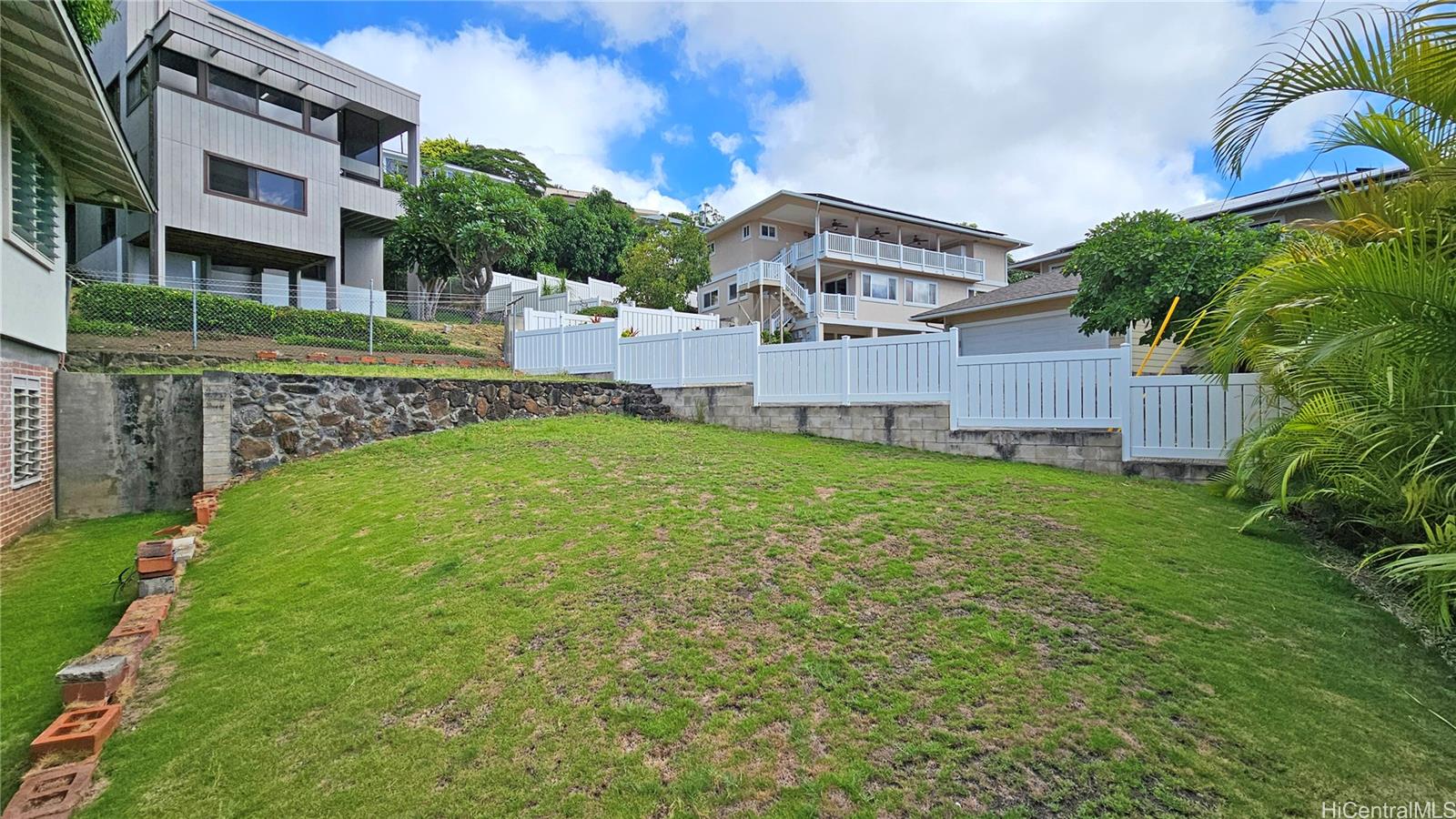 2030  Leiloke Drive Makiki Heights, Honolulu home - photo 21 of 25