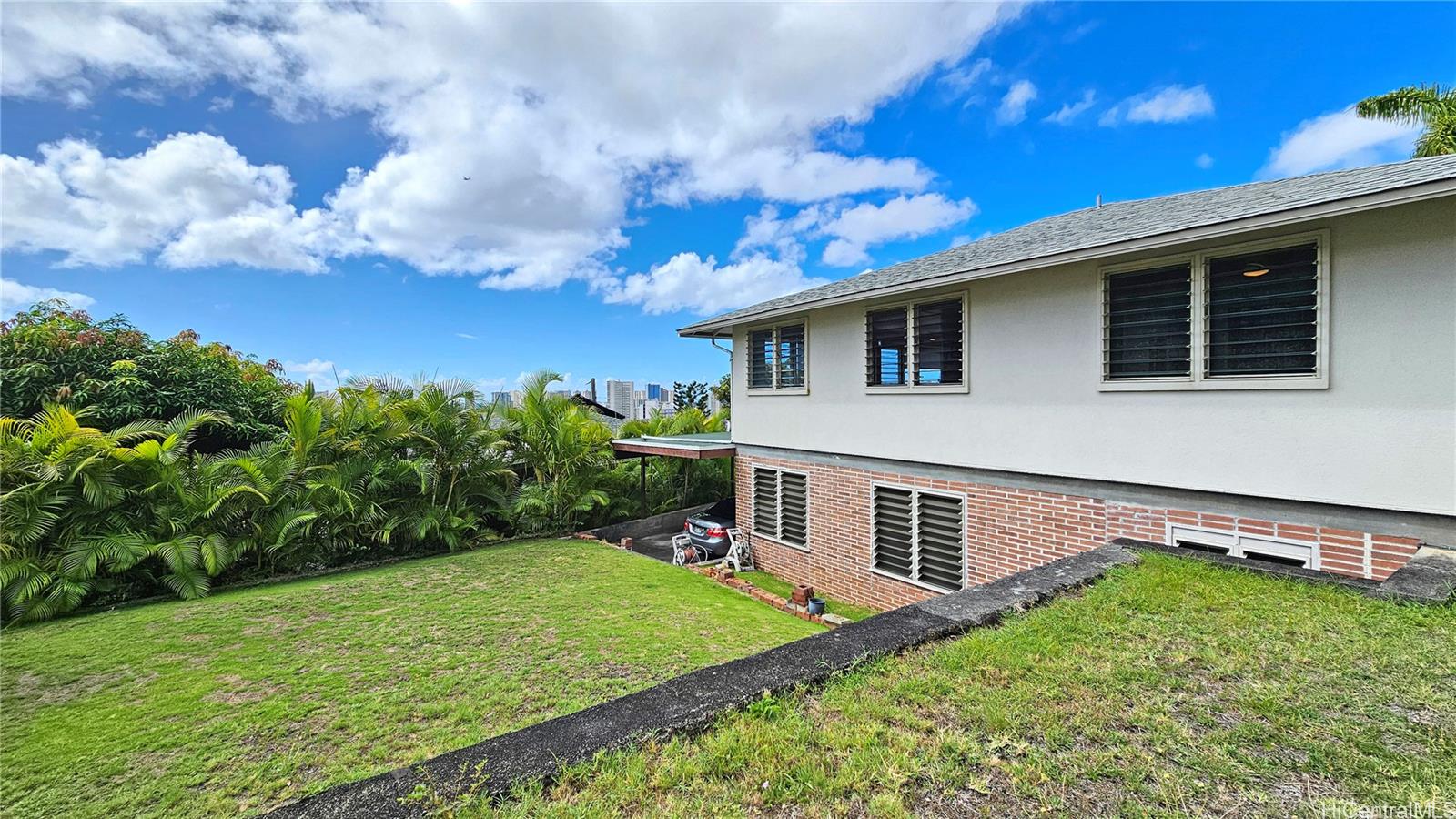 2030  Leiloke Drive Makiki Heights, Honolulu home - photo 23 of 25