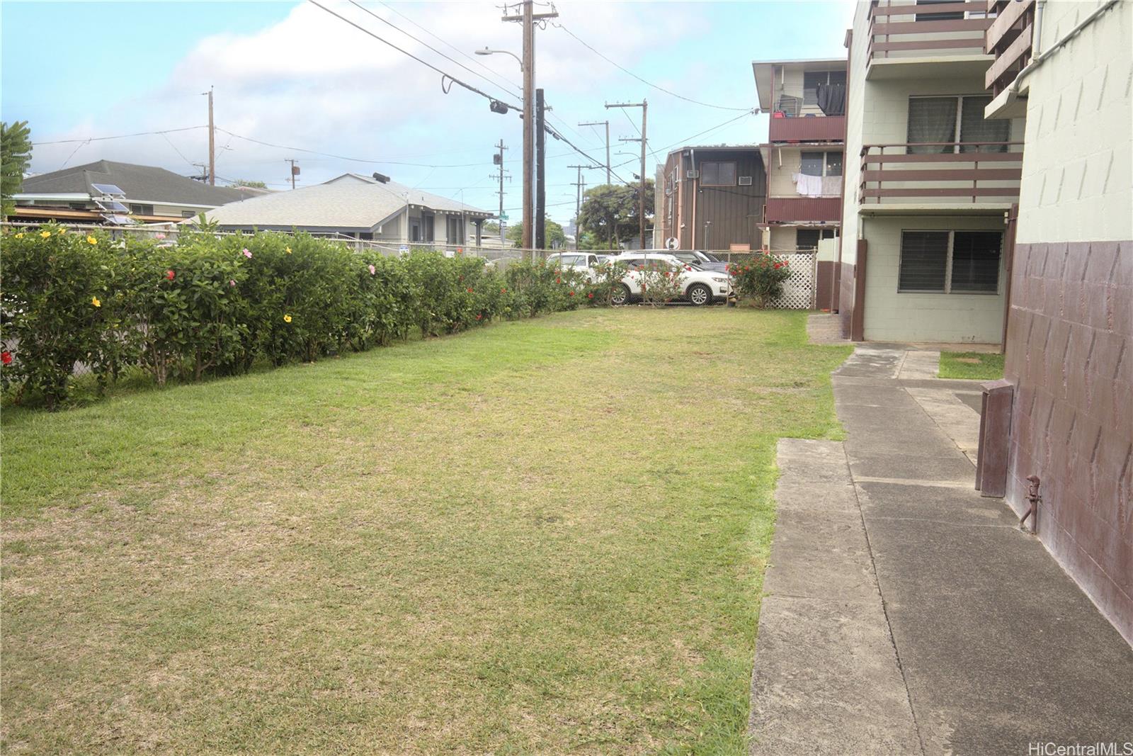 Kalihi Gardens condo # B314, Honolulu, Hawaii - photo 12 of 13