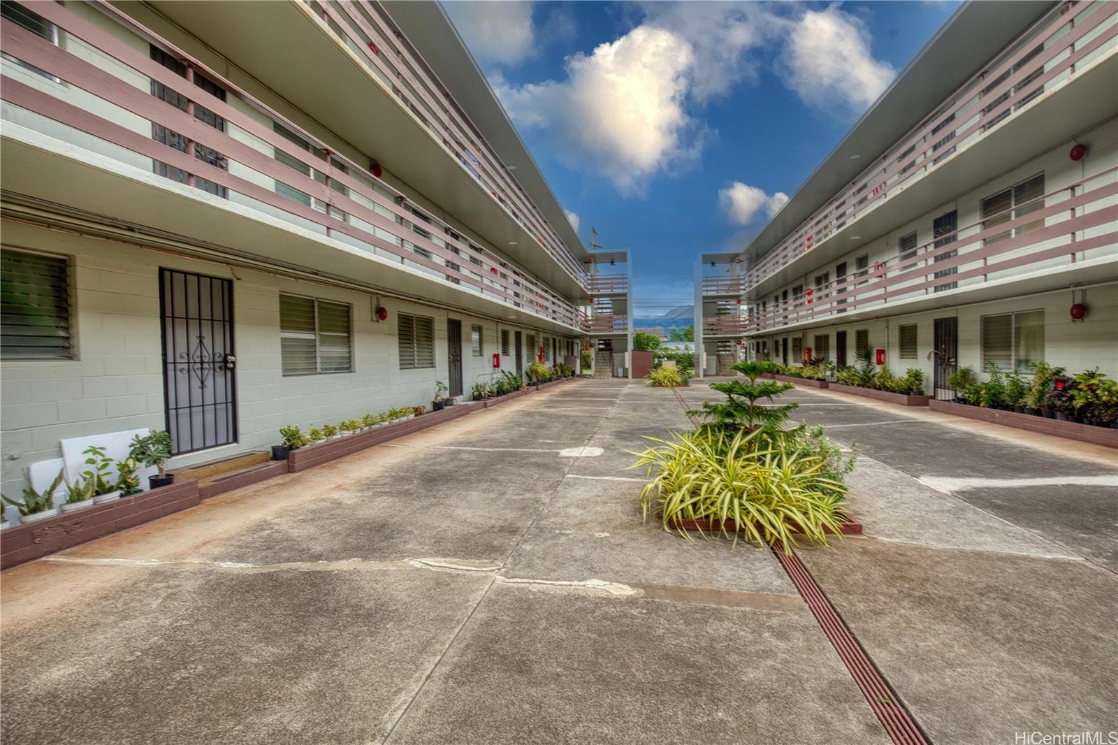 Kalihi Gardens condo # B314, Honolulu, Hawaii - photo 8 of 13