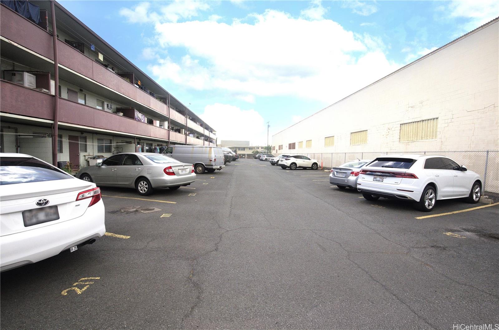 Kalihi Gardens condo # B314, Honolulu, Hawaii - photo 10 of 13