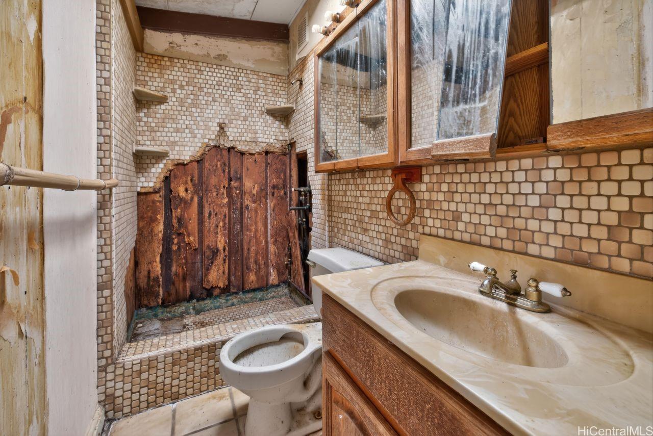 2039  Akaikai Loop Pacific Palisades, PearlCity home - photo 16 of 25