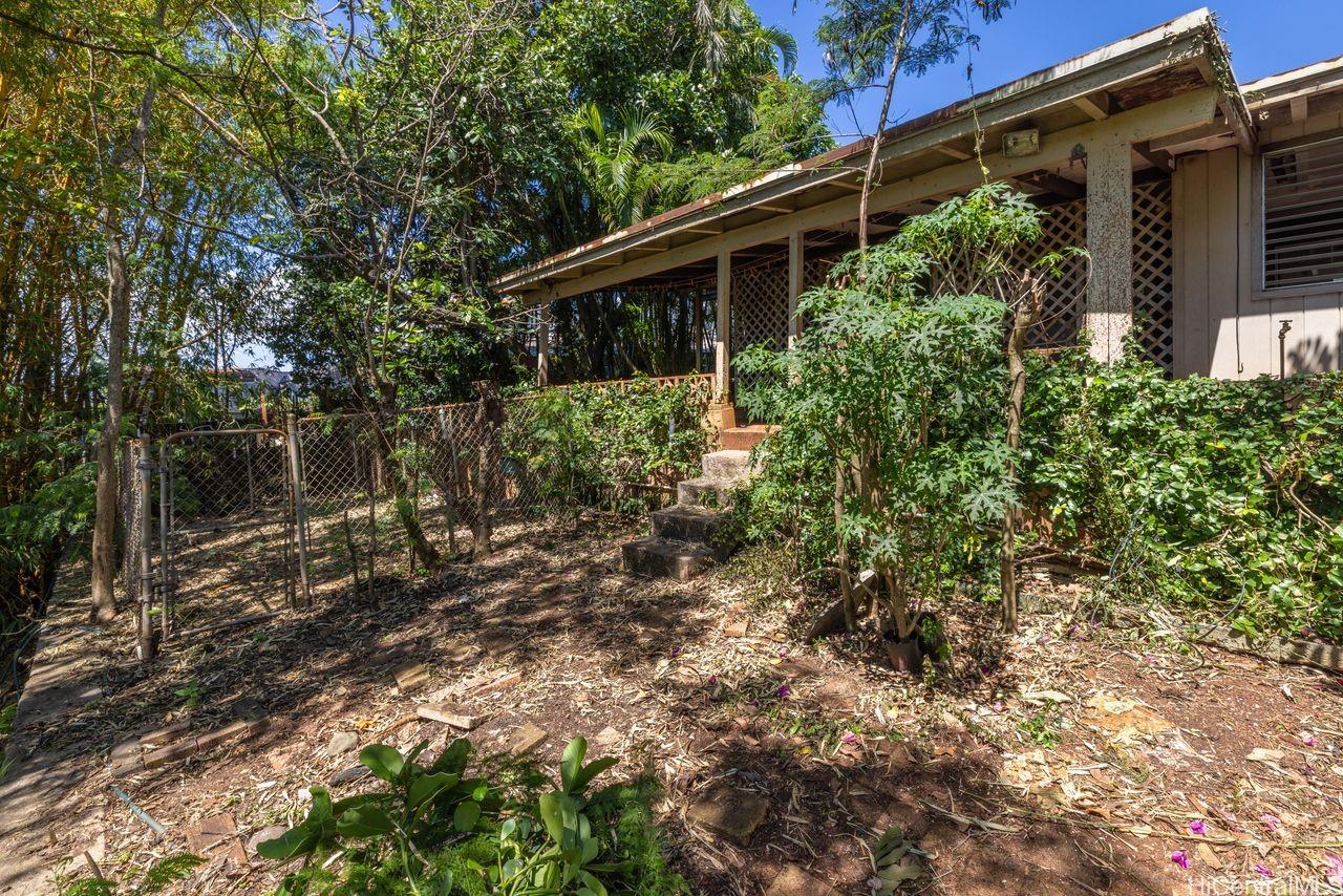2039  Akaikai Loop Pacific Palisades, PearlCity home - photo 21 of 25