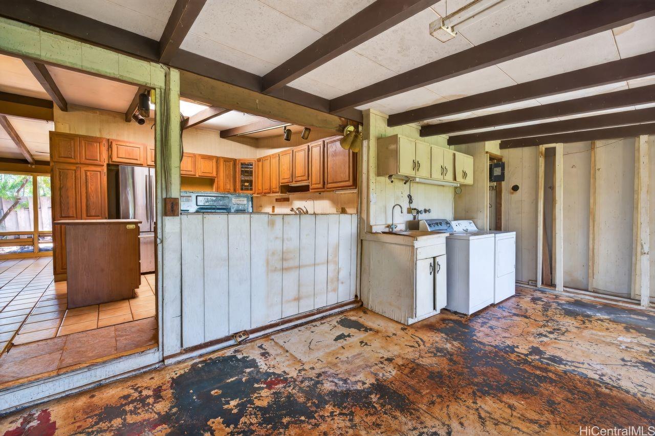 2039  Akaikai Loop Pacific Palisades, PearlCity home - photo 10 of 25