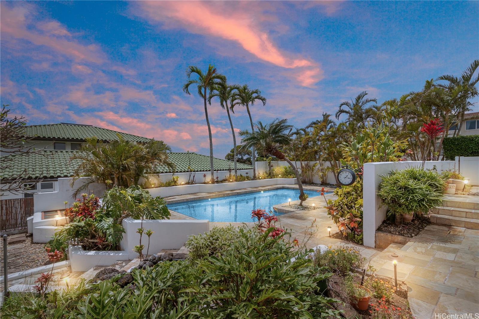 2039  Laukahi Street Waialae Iki, Diamond Head home - photo 2 of 24