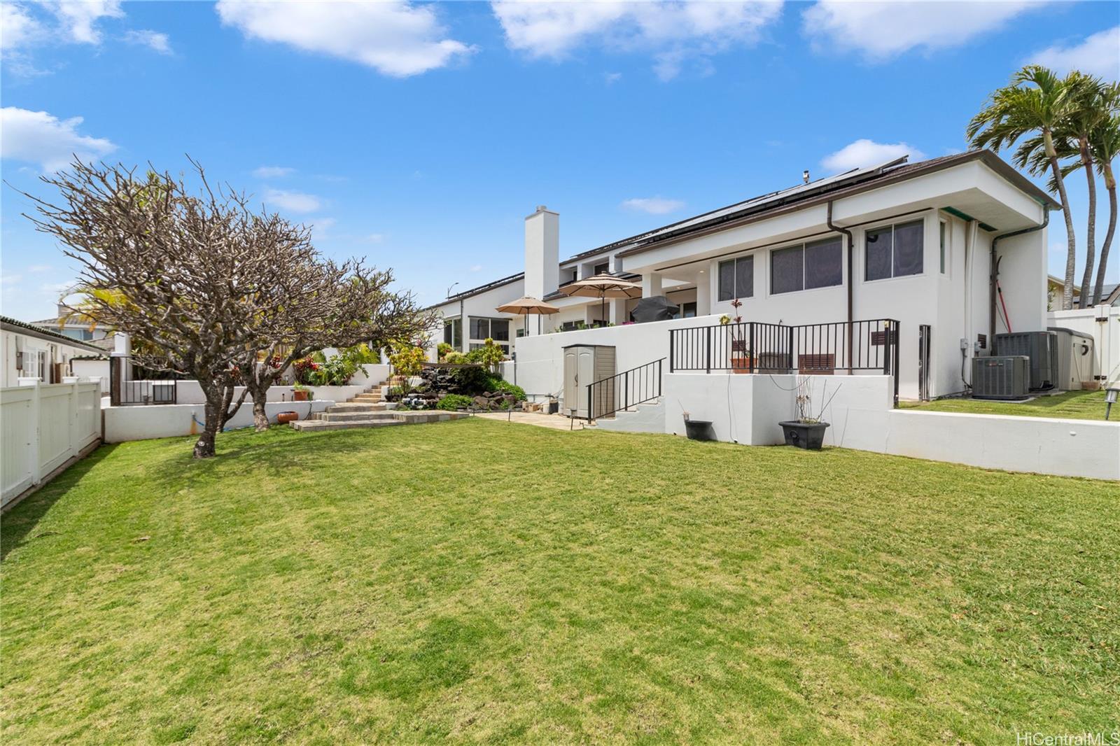 2039  Laukahi Street Waialae Iki, Diamond Head home - photo 19 of 24