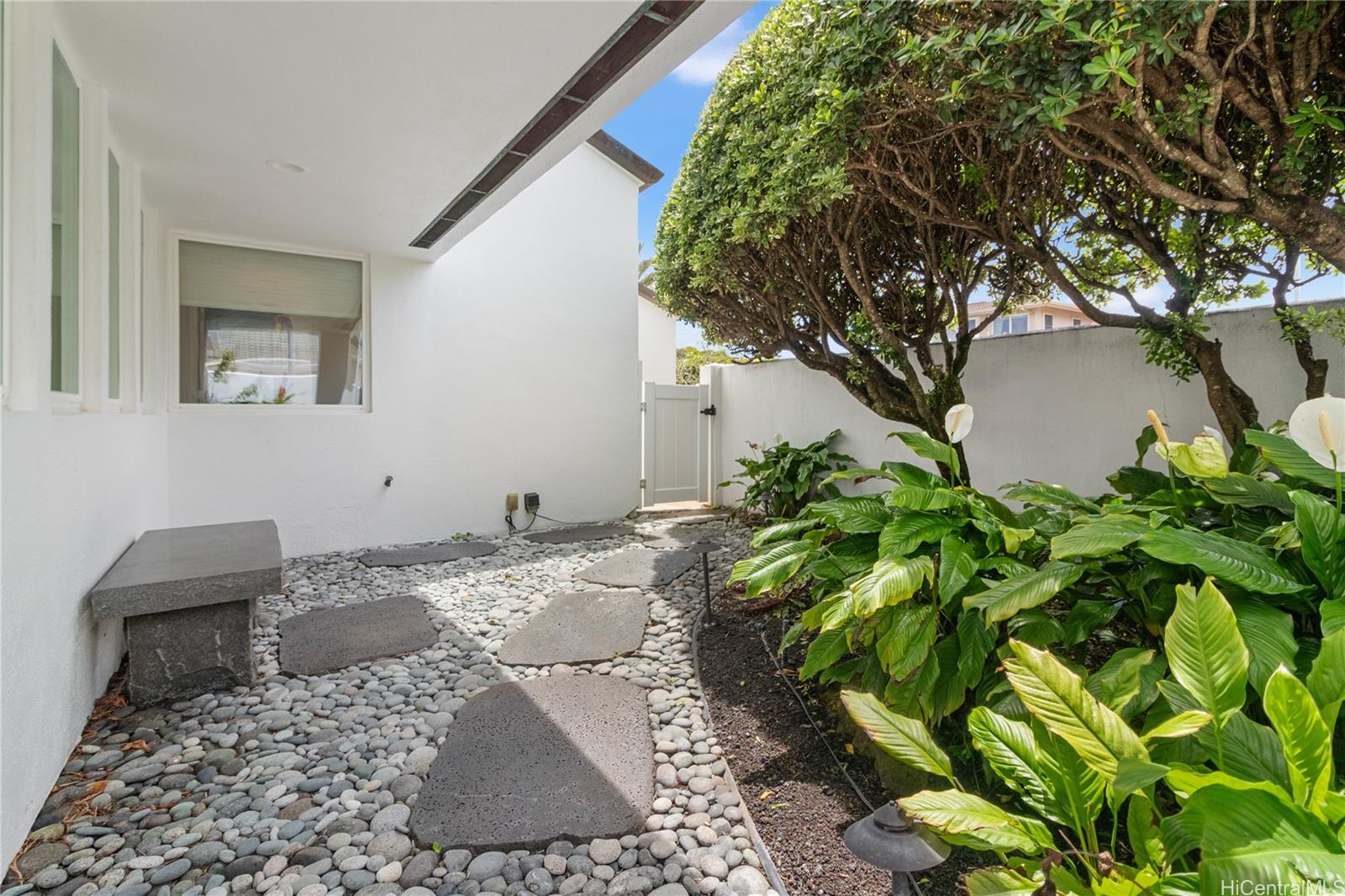 2039  Laukahi Street Waialae Iki, Diamond Head home - photo 20 of 24