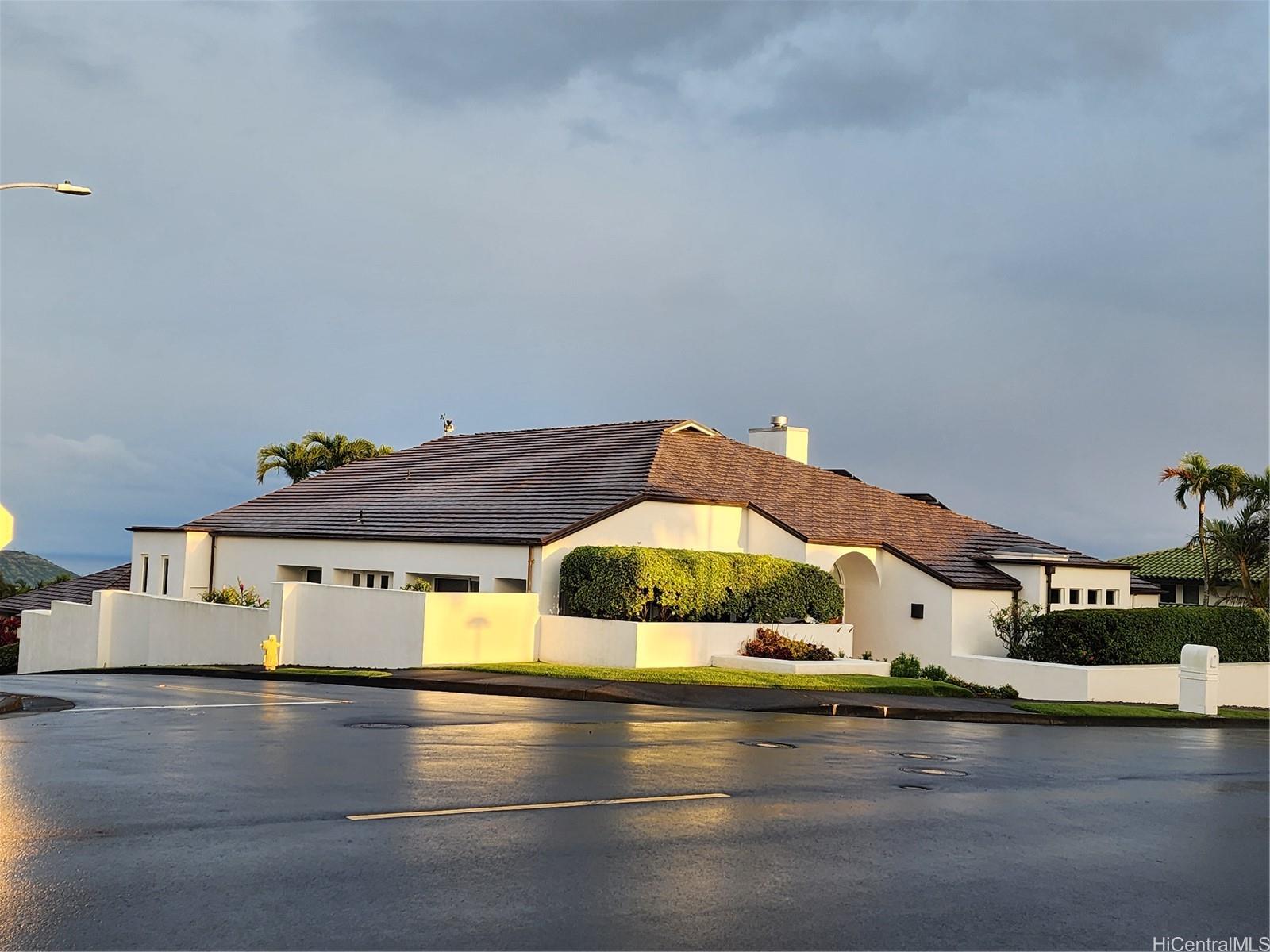 2039  Laukahi Street Waialae Iki, Diamond Head home - photo 23 of 24