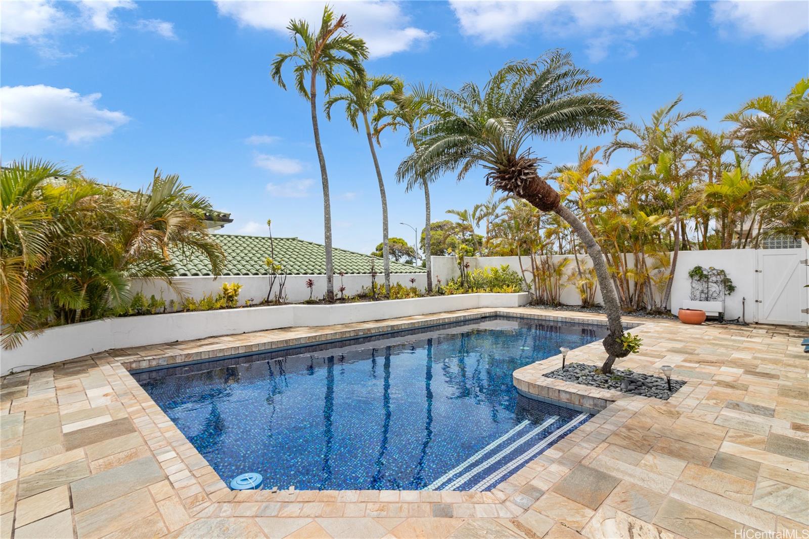 2039  Laukahi Street Waialae Iki, Diamond Head home - photo 4 of 24