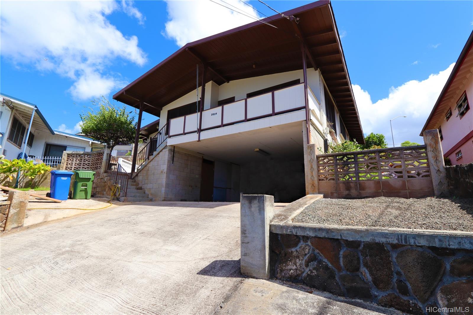 2039 Mahaoo Place , Honolulu, Hi 96819 Moanalua Gardens