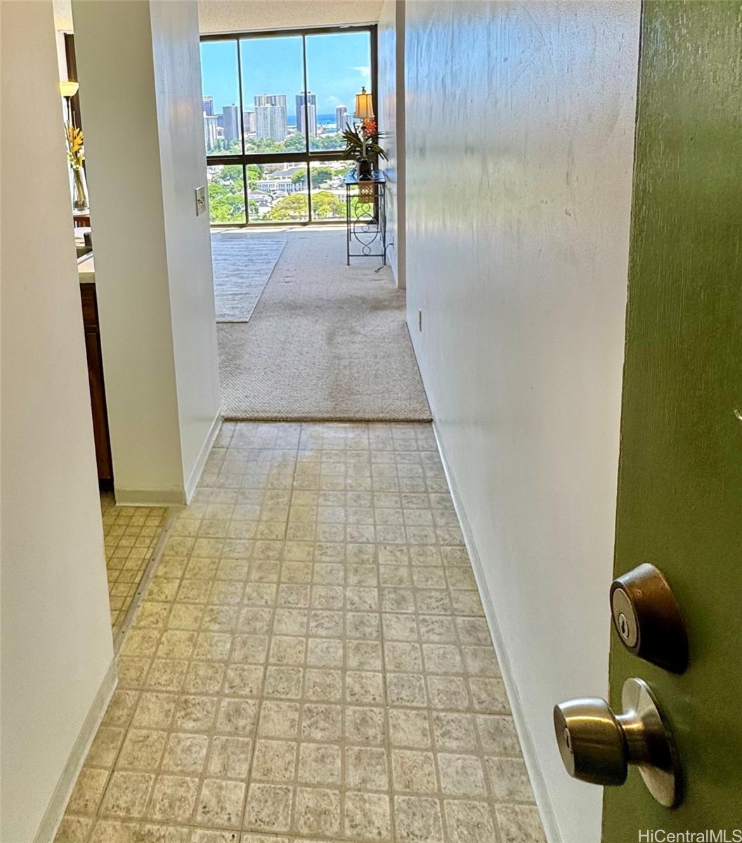 2040 Nuuanu condo # 1602, Honolulu, Hawaii - photo 2 of 16