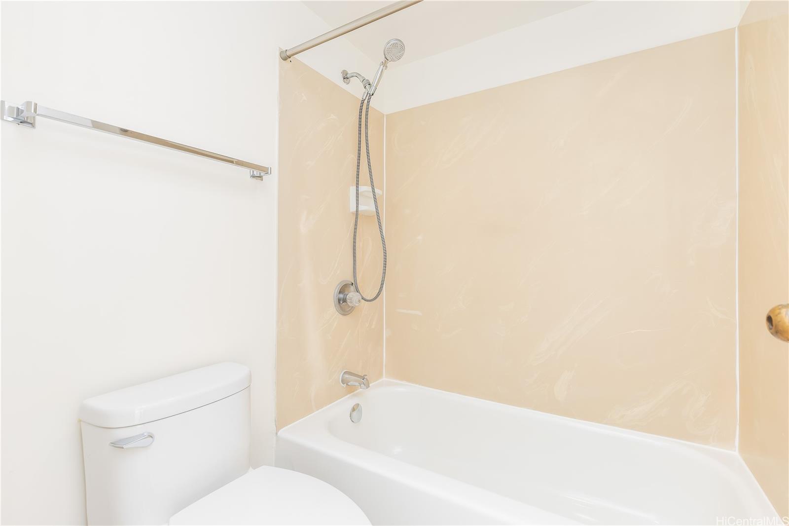 2040 Nuuanu condo # 1702, Honolulu, Hawaii - photo 16 of 25