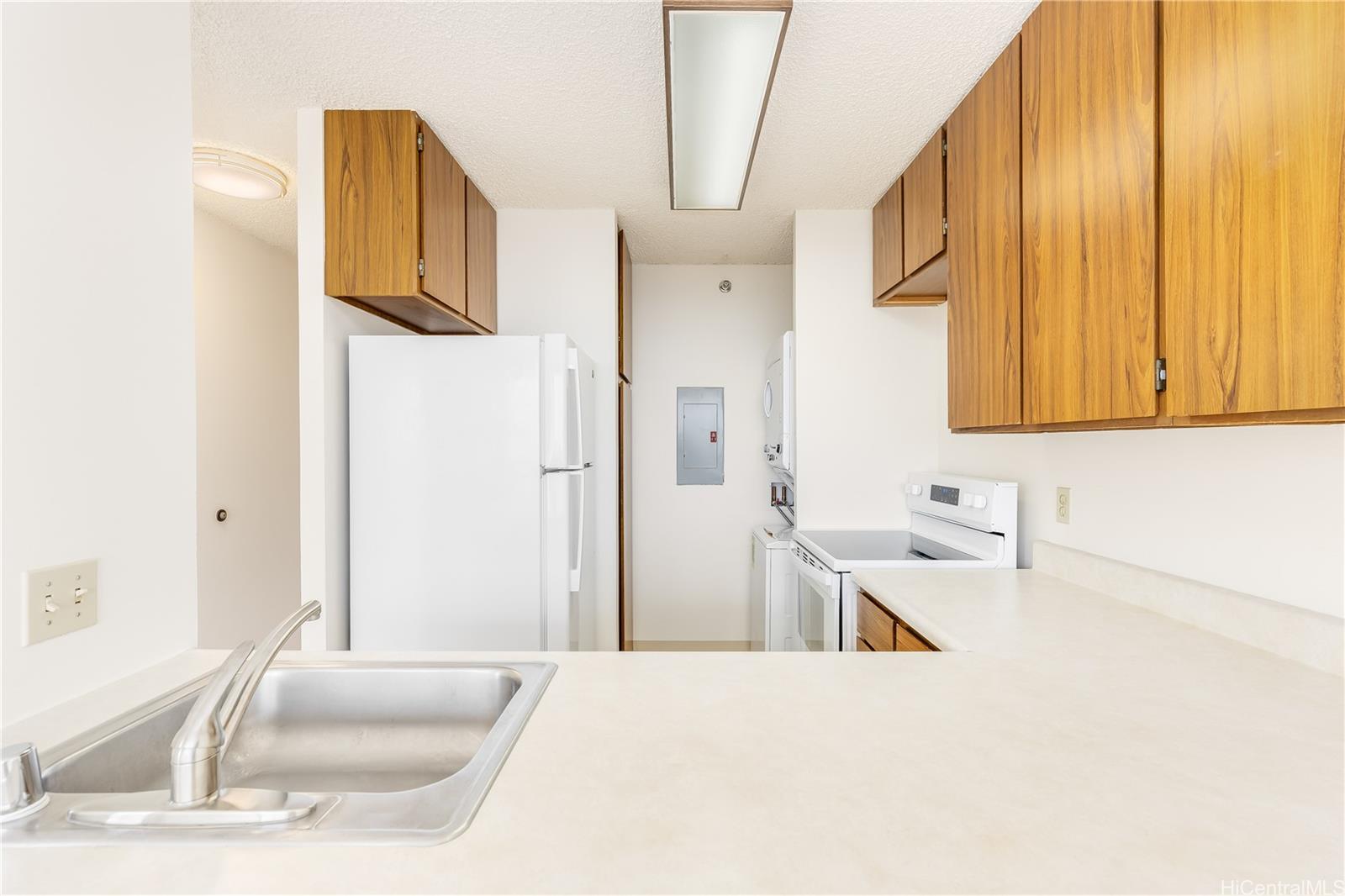 2040 Nuuanu condo # 1702, Honolulu, Hawaii - photo 8 of 25