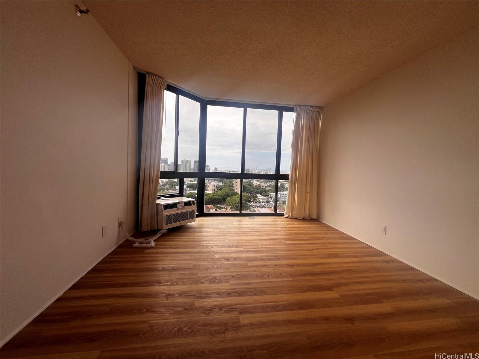 2040 Nuuanu Ave Honolulu - Rental - photo 13 of 25