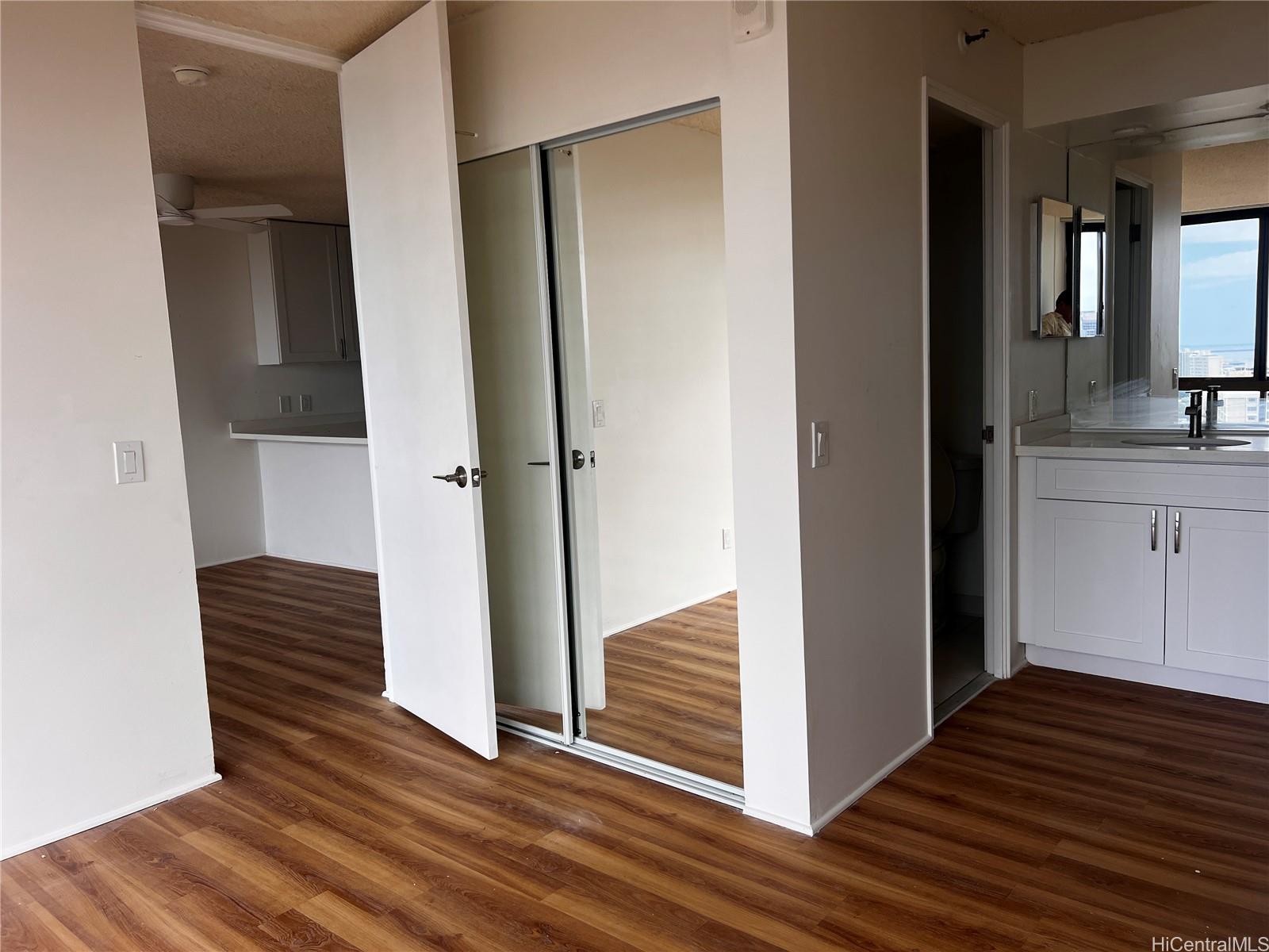 2040 Nuuanu Ave Honolulu - Rental - photo 14 of 25