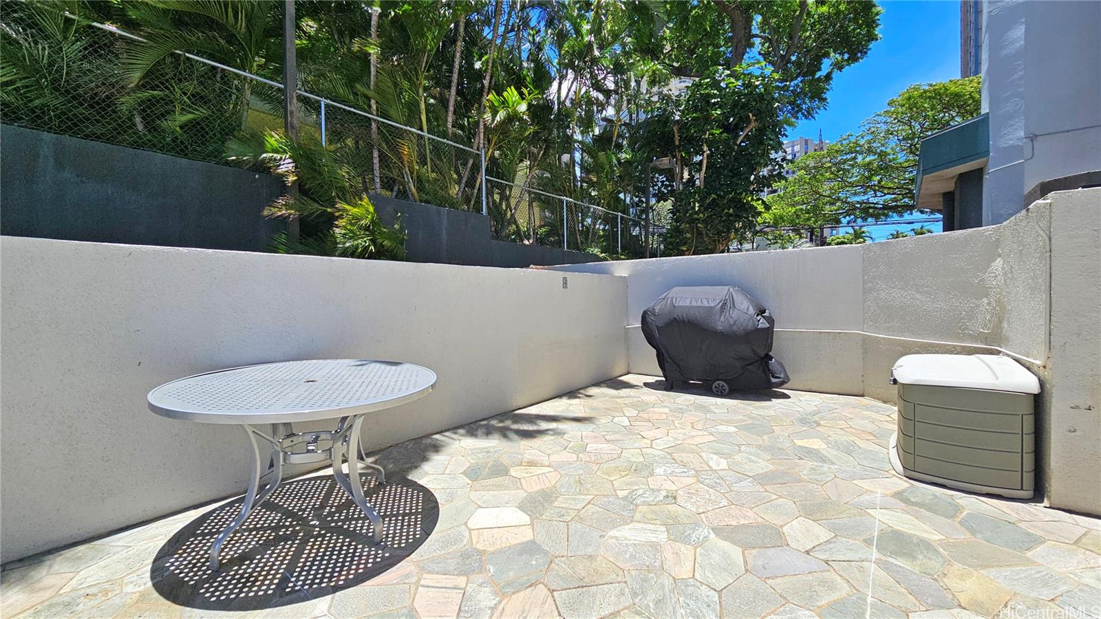 2040 Nuuanu condo # 703, Honolulu, Hawaii - photo 23 of 25