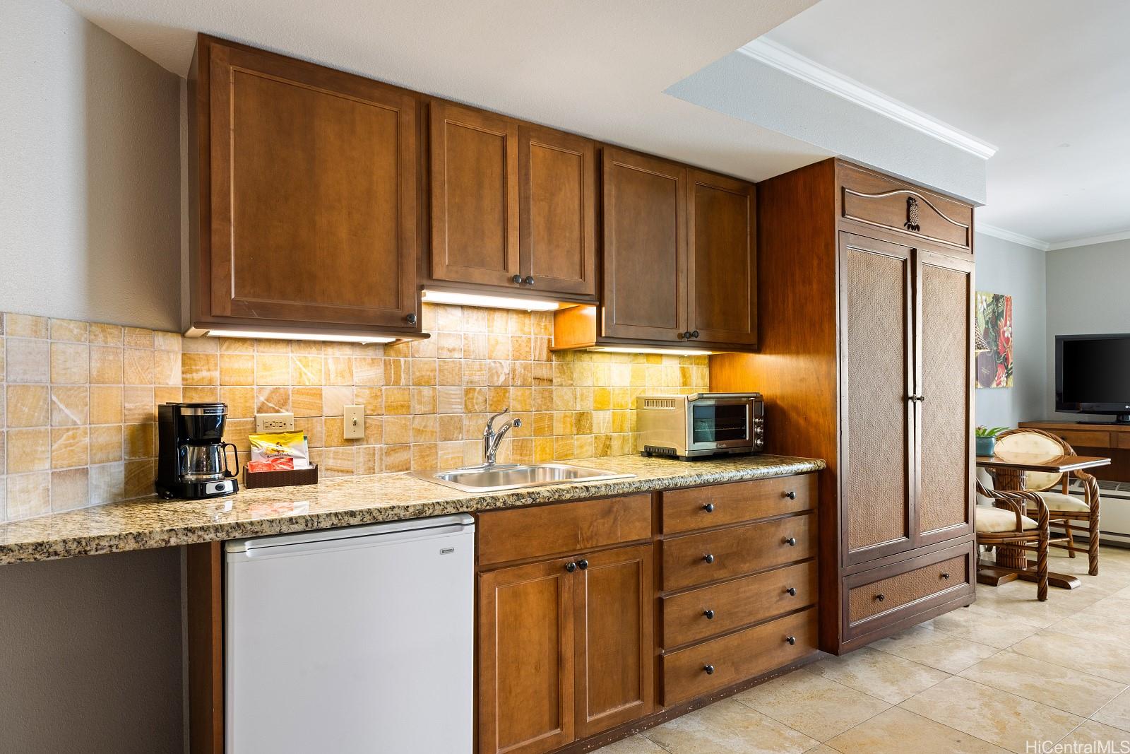 Luana Waikiki condo # 1004, Honolulu, Hawaii - photo 8 of 25