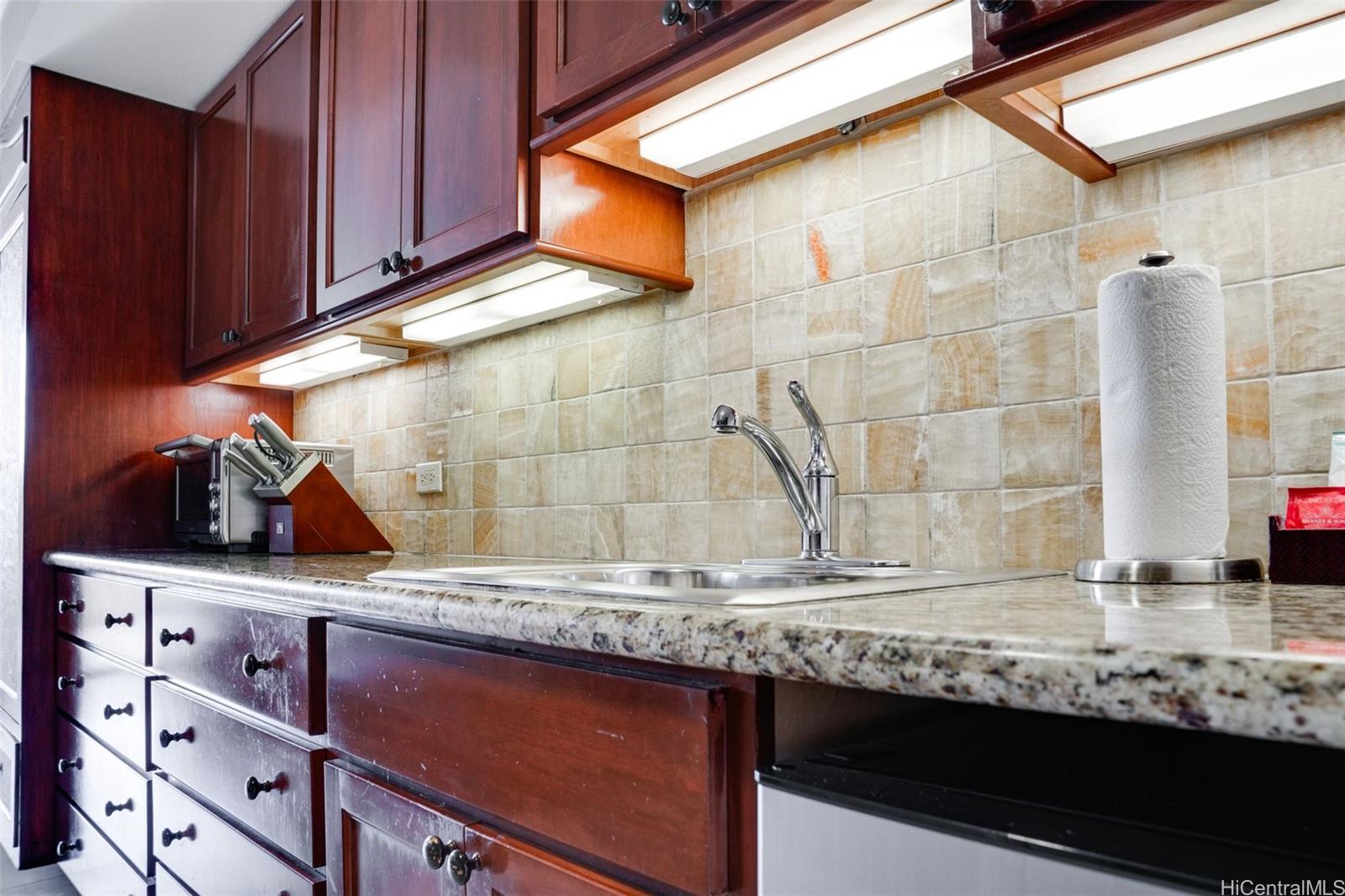 Luana Waikiki condo # 114, Honolulu, Hawaii - photo 4 of 12