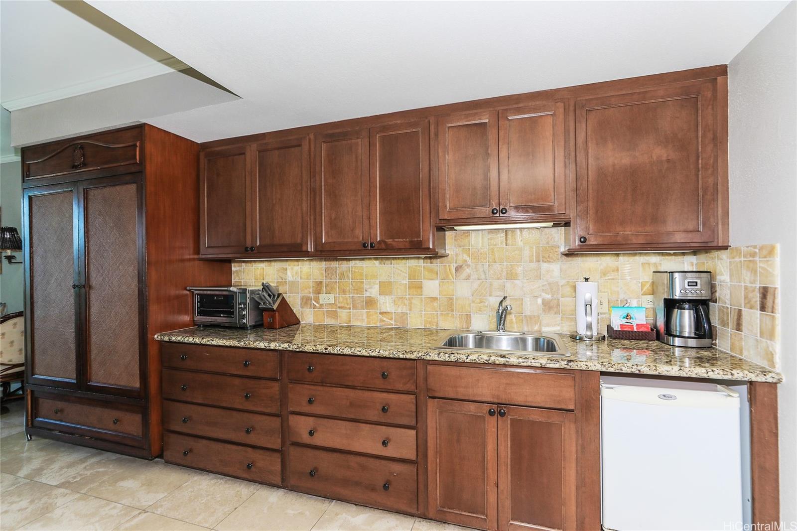 Luana Waikiki condo # 509, Honolulu, Hawaii - photo 5 of 25