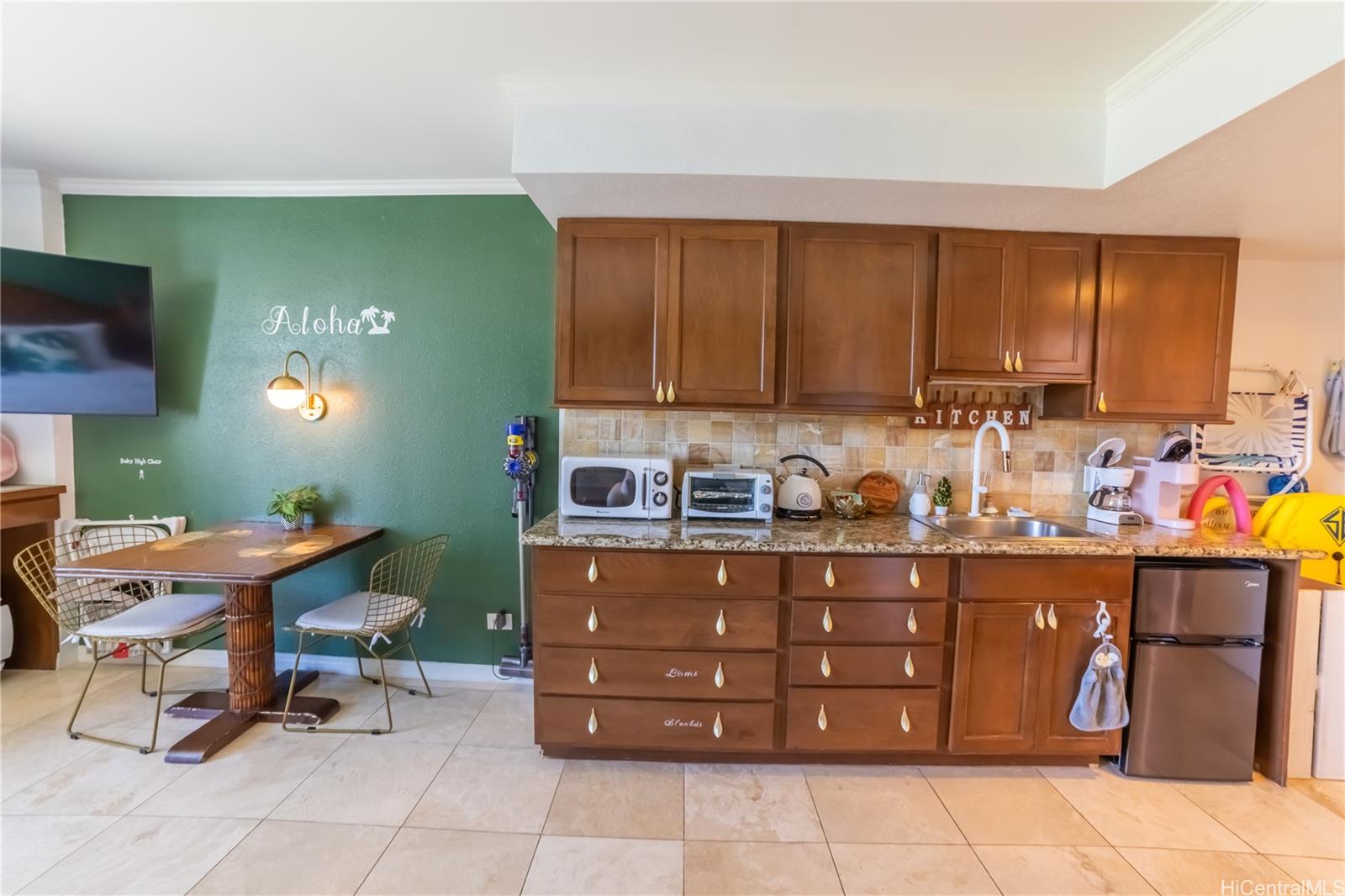 Luana Waikiki condo # 611, Honolulu, Hawaii - photo 9 of 20