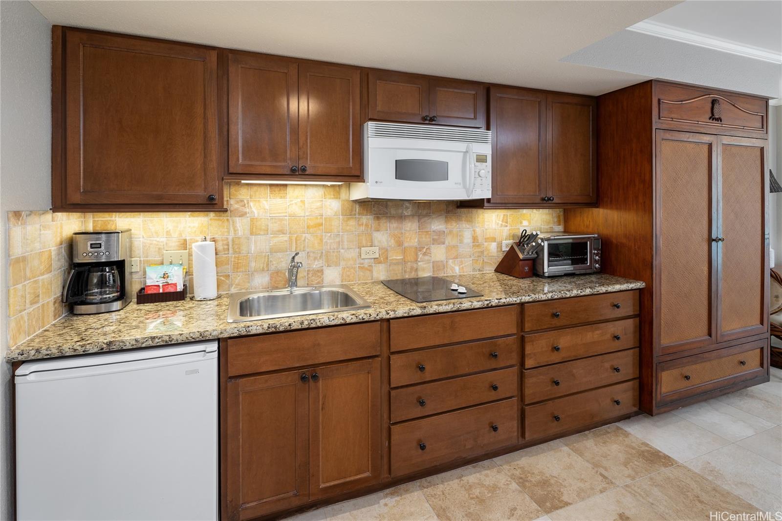 Luana Waikiki condo # 618, Honolulu, Hawaii - photo 6 of 22