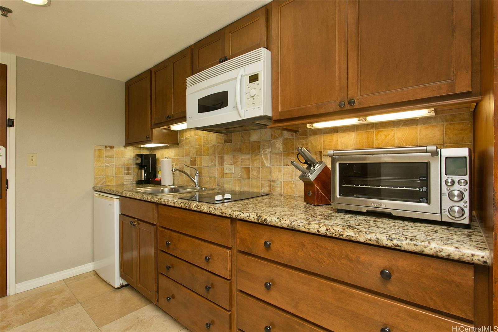 Luana Waikiki condo # 818, Honolulu, Hawaii - photo 5 of 14