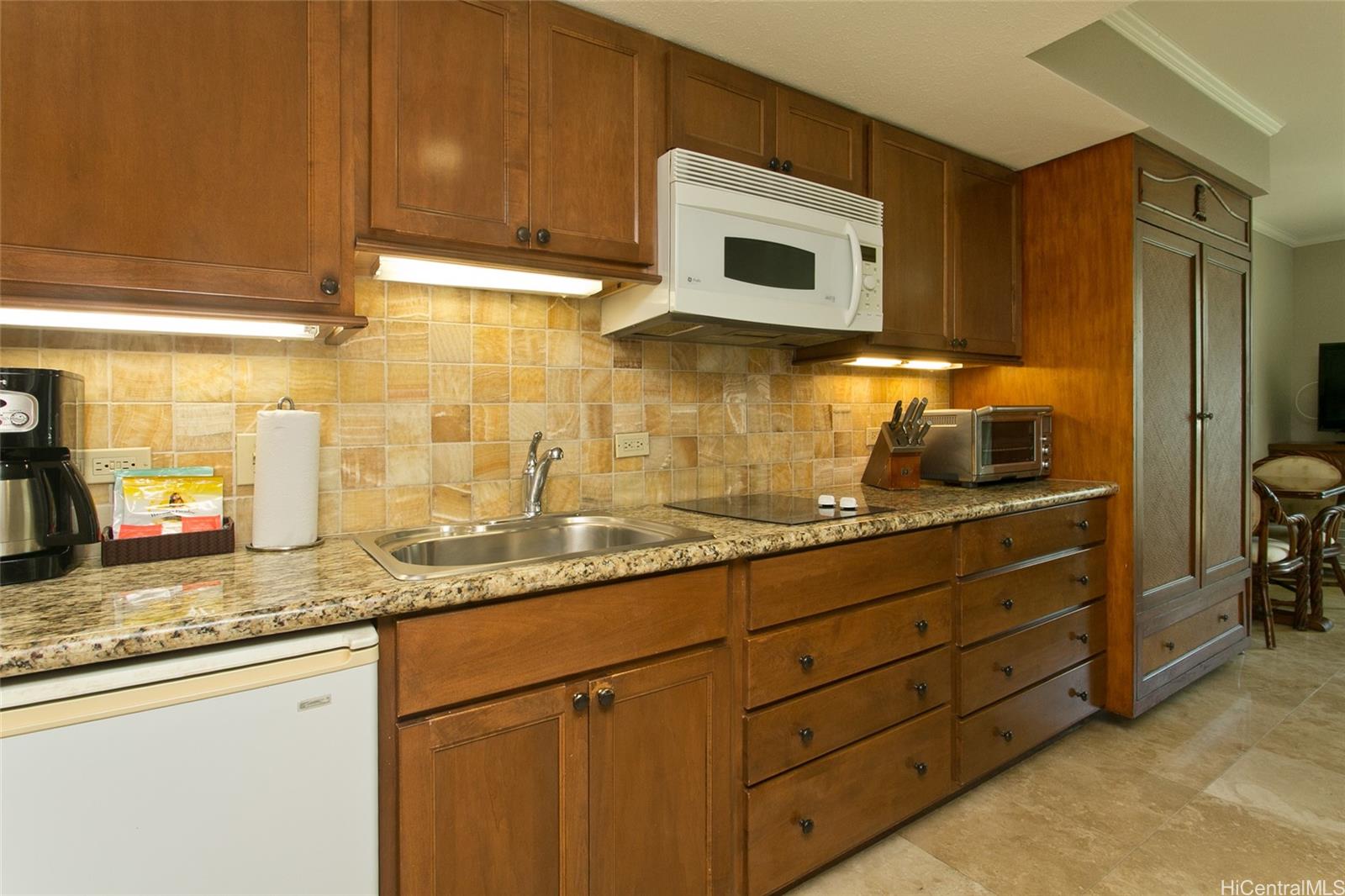 Luana Waikiki condo # 818, Honolulu, Hawaii - photo 6 of 14