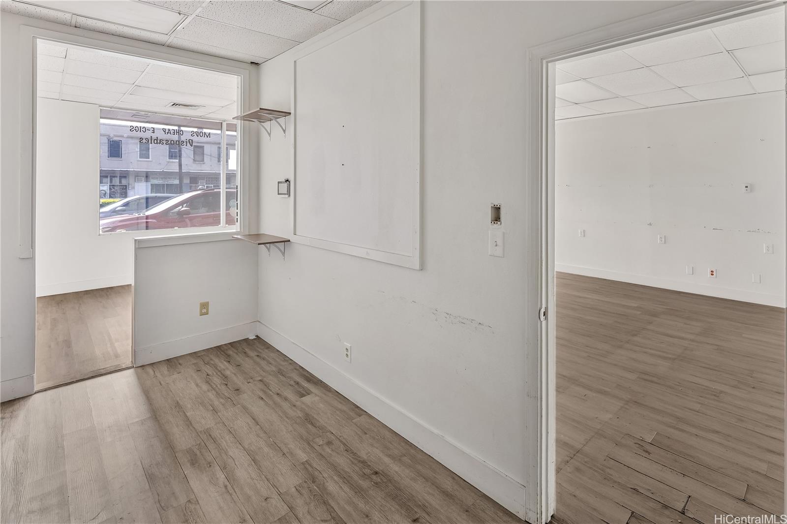 2046 N King St Honolulu Oahu commercial real estate photo12 of 25