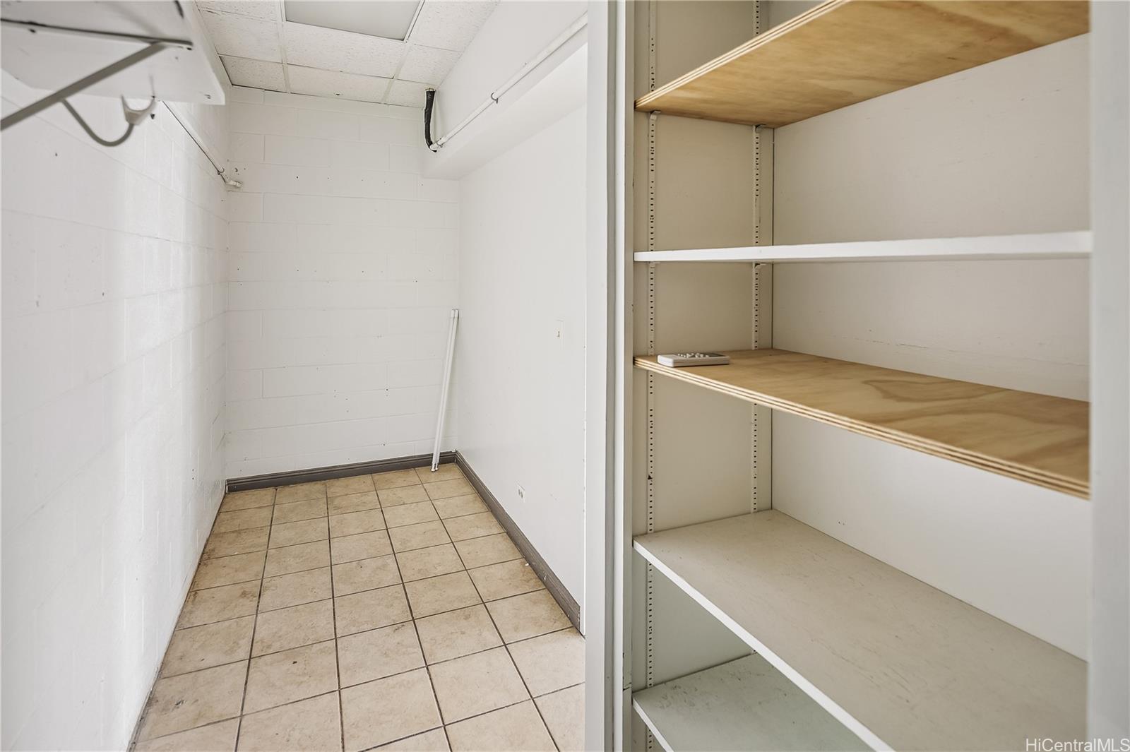 2046 N King St Honolulu Oahu commercial real estate photo13 of 25